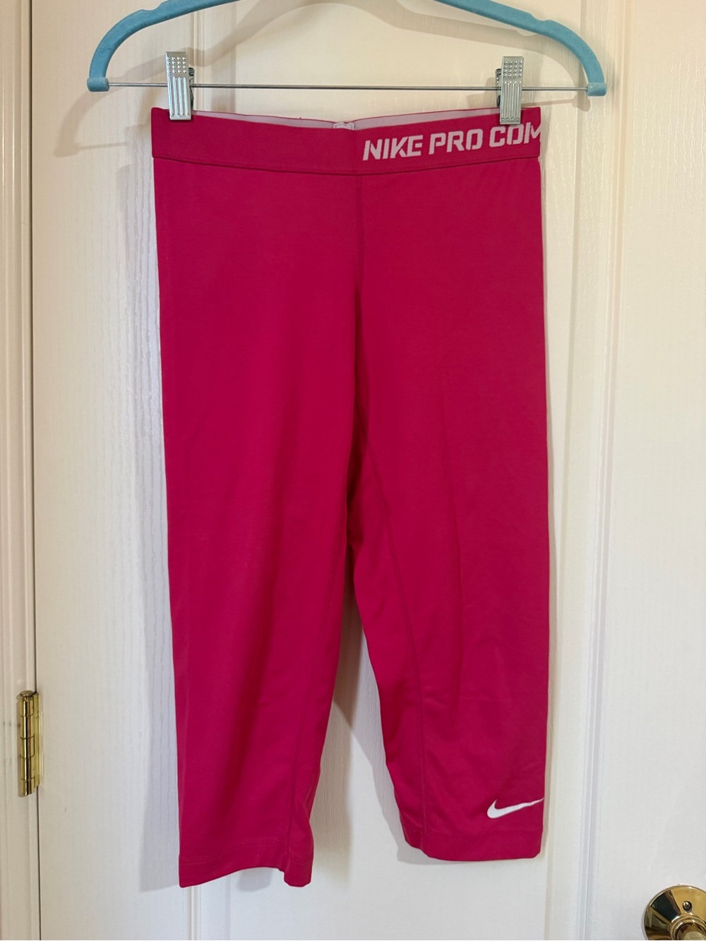 Nike Hot Pink Pro Capri Leggings